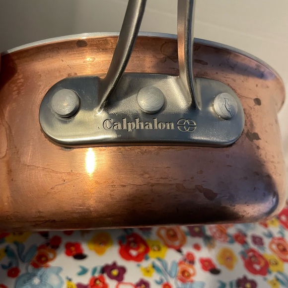 Calphalon 8782-2 2 1/2 QT Stainless Steel & Copper Saucepan with Lid - Picture 4 of 11